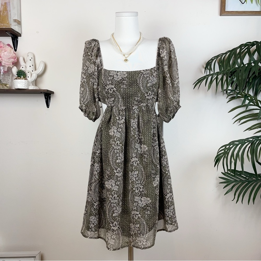 En Saison Teyana Square Neck Cut Out Mini Dress Olive Floral - Picture 2 of 7
